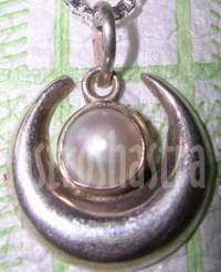 Pearl pendant (5 ct. south sea pearl approx)